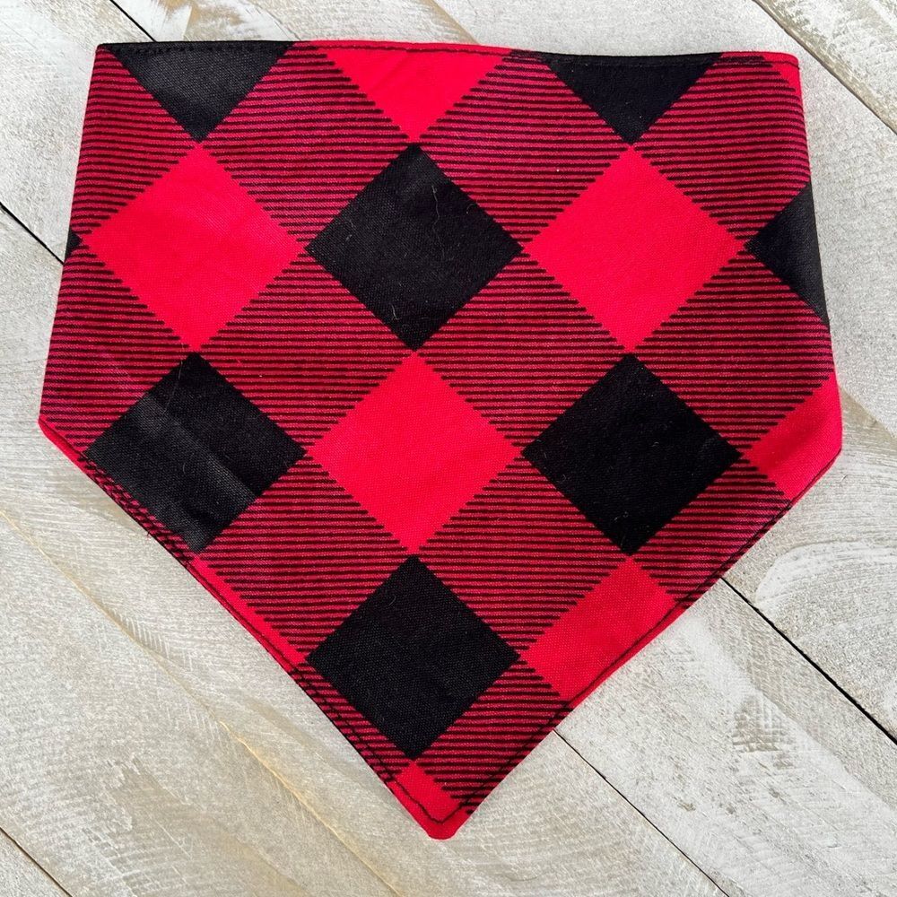 Black and red buffalo check bandana size small